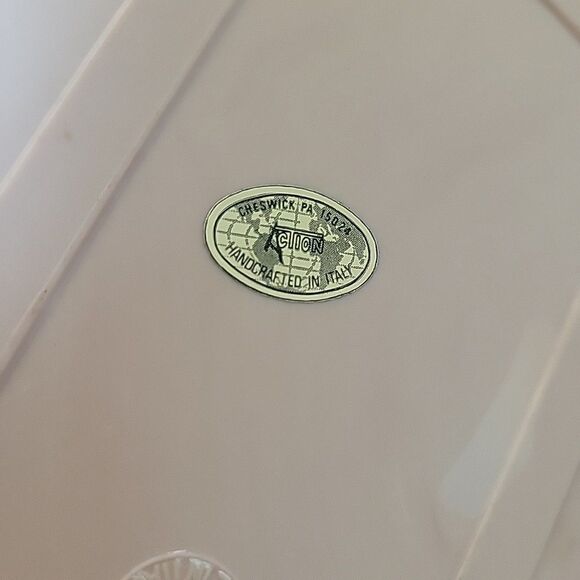 Pair Vintage Floral Needlepoint Flowers in Oval Frames Miss Matched 9x7 & 8x6.5 - Picture 7 of 14